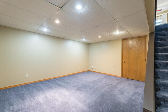 Building Photo - 867 Sheldrake Ct