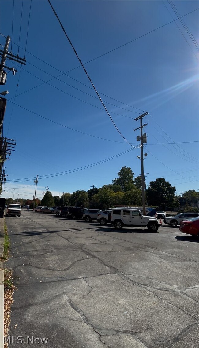 Building Photo - 5644 Broadway Ave