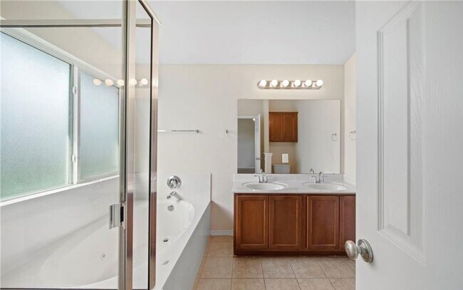 Building Photo - Cottage Style 3 Bedroom in Killeen Availab...