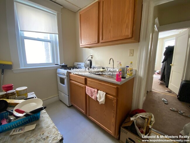 Building Photo - 8 Woodstock Ave