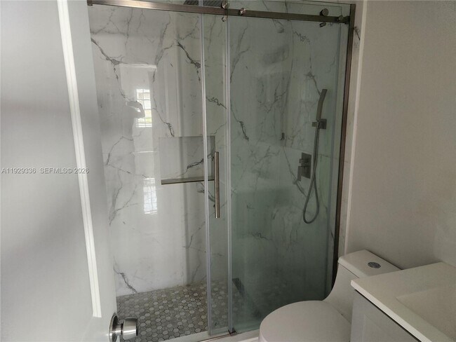 Building Photo - 342 E 46th St