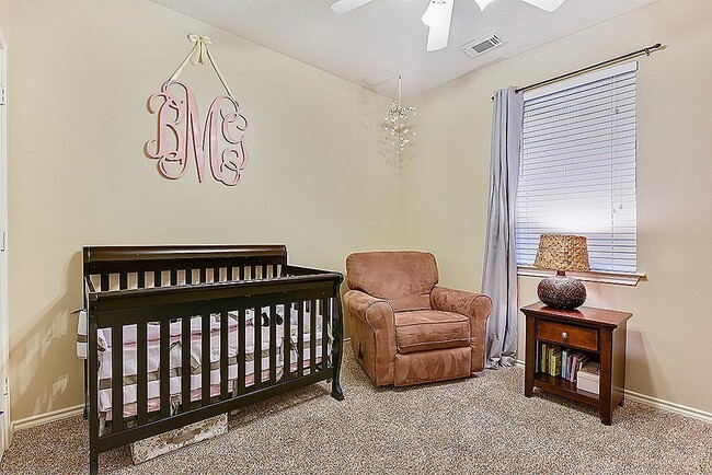 Building Photo - 6 N Queenscliff Cir