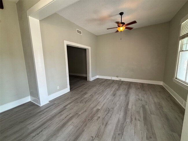 Building Photo - 1724 Avenue N 1/2 Rear