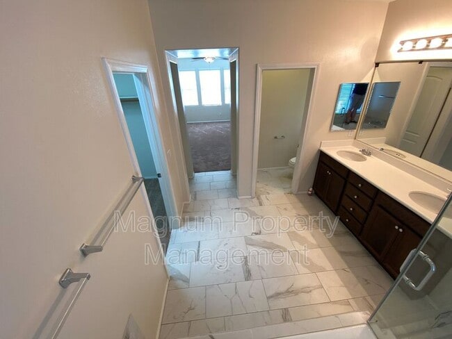 Building Photo - 31925 Red Pine Way