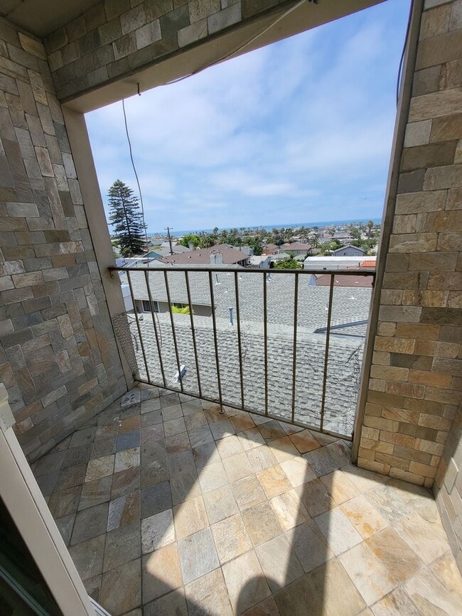 Building Photo - Luxury Home with Amazing Ocean Views