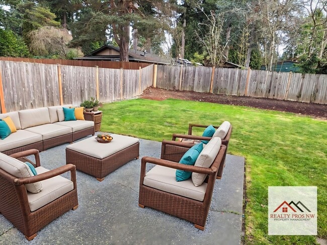 Building Photo - Bothell Bellflower Neighborhood,  Edmonds ...