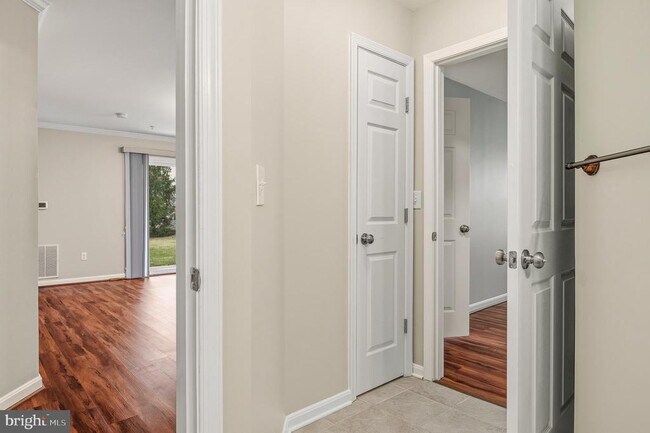 Building Photo - 9060 Gracious End Ct