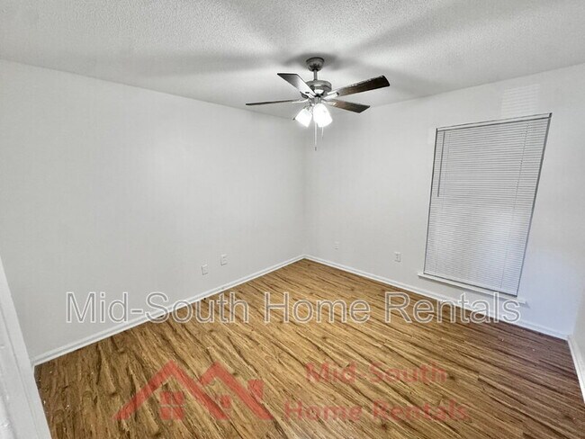 Building Photo - 1185 Deer Trail Ln