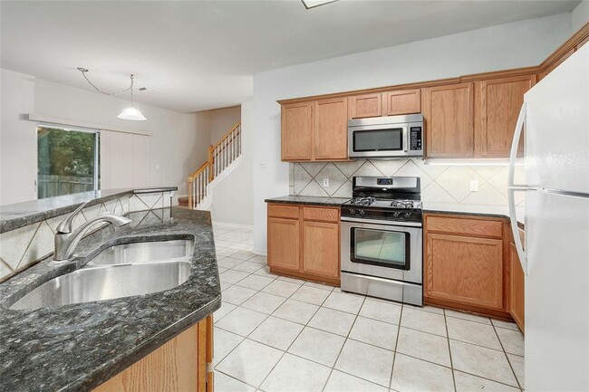 Building Photo - 6036 Mesa Verde Cir