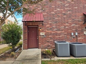 Building Photo - 801 Luther W St