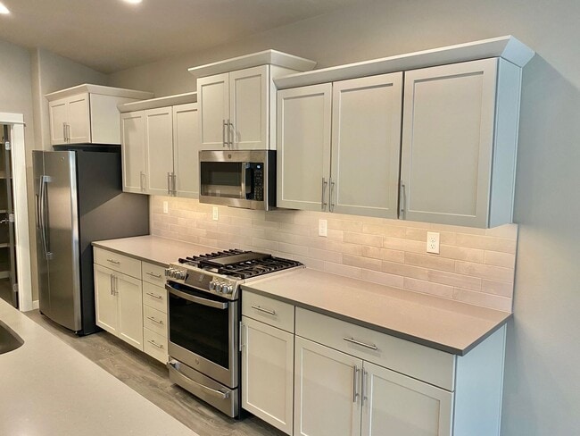 Building Photo - 61357 SE Matthew St