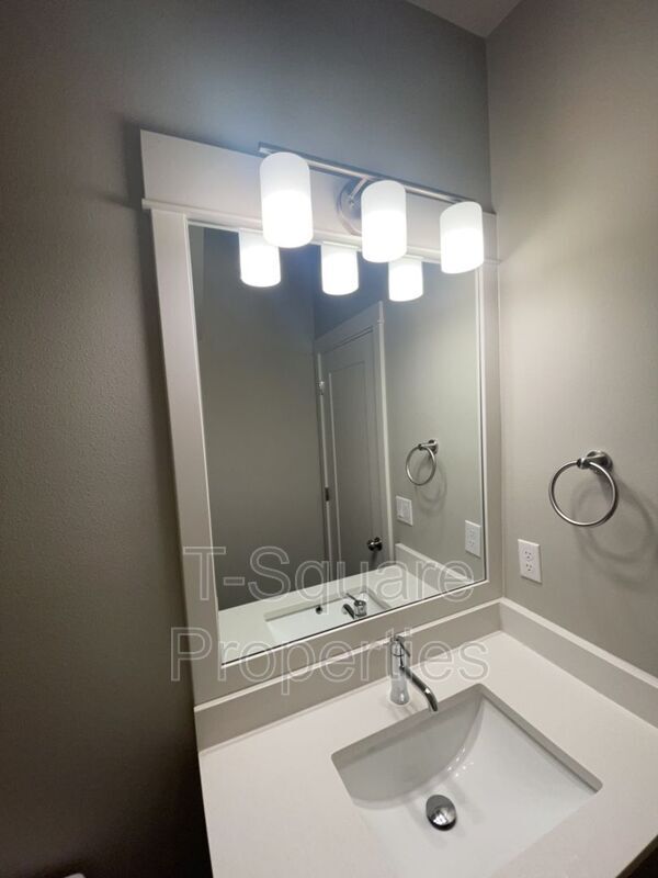 Building Photo - 19923 Cypress Way