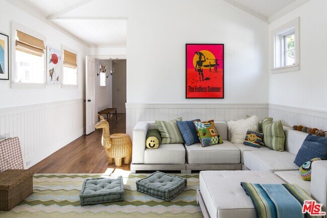 Building Photo - 6763 Zumirez Dr