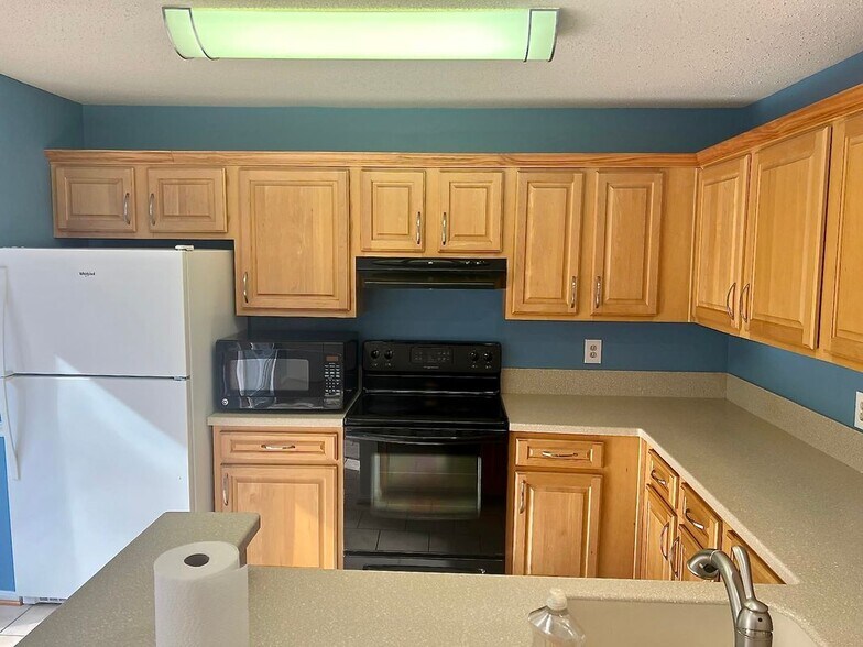 Building Photo - 11570 Hill Meade Ln