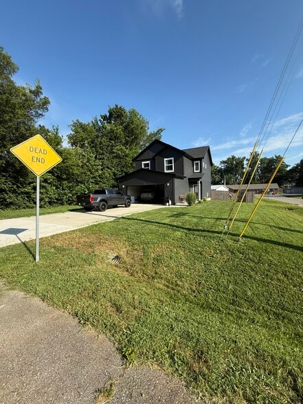 Front - 246 King Rd
