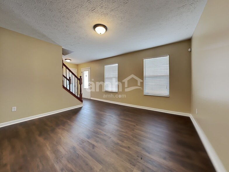 Building Photo - 6351 Hollingsworth Dr