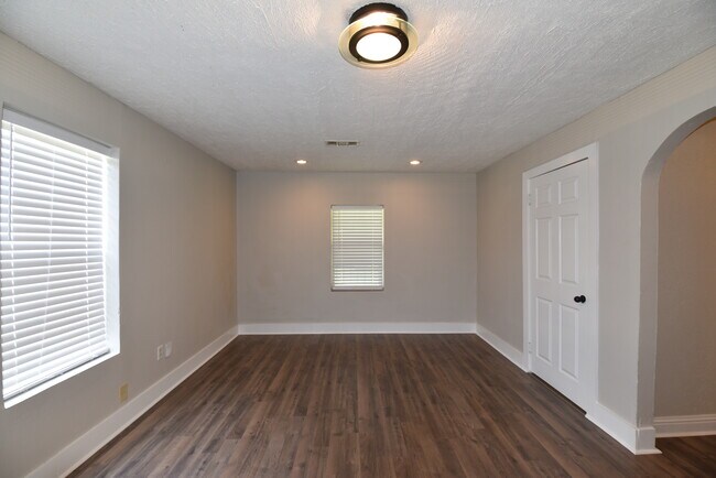 Building Photo - 1713 Ordway St