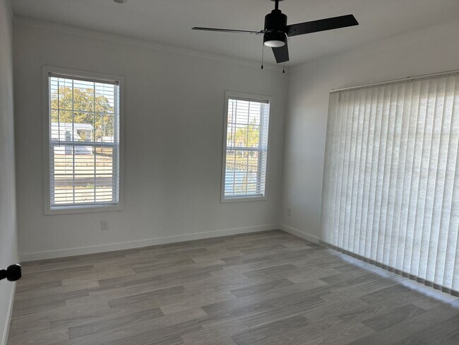 Building Photo - 5646 Blue Harbor Dr