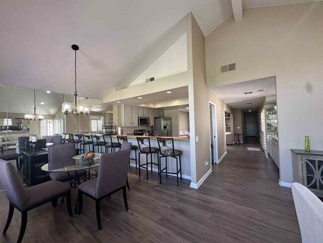 Building Photo - 4 Hermosillo Ln
