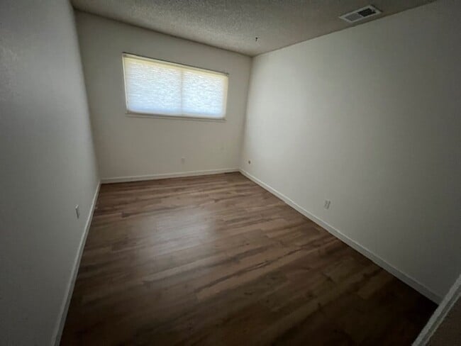 Building Photo - 1285 43rd Ave