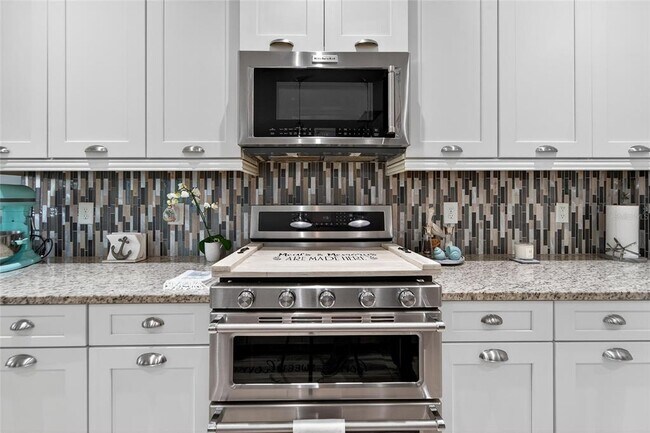 Building Photo - 5227 ADMIRAL POINTE Dr