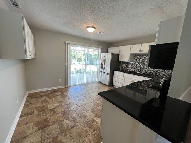Building Photo - 14005 Glenview Dr SW