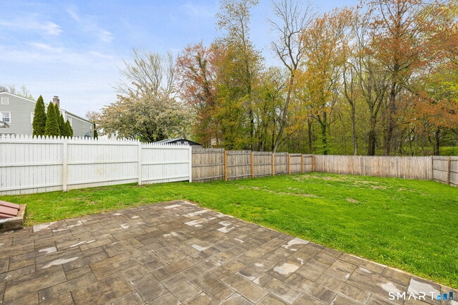 Building Photo - 40 Beacon View Dr