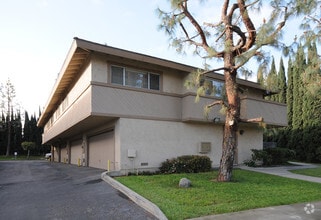 Building Photo - LAKEVIEW MANOR