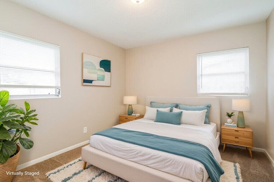 Building Photo - 5664 Hillman Dr