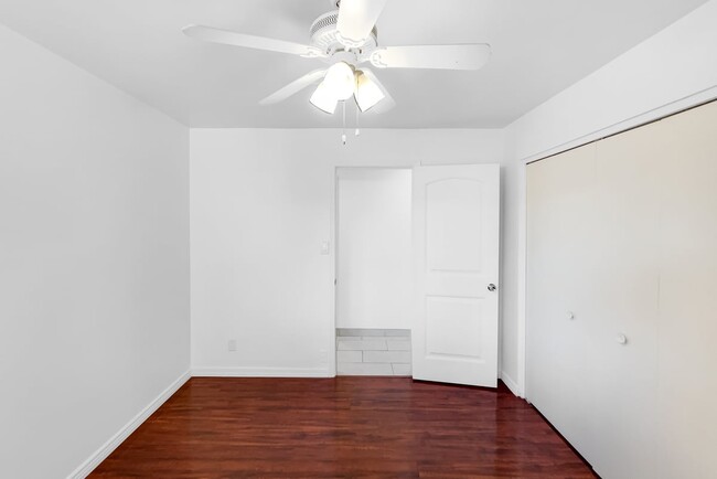 Building Photo - 8419 E Orange Blossom Ln