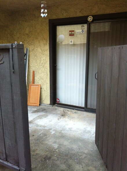 Patio - 106 N Chapel Ave