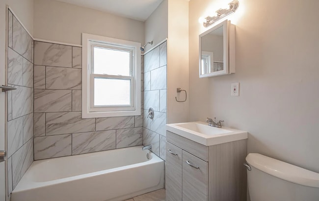 Building Photo - 18708 Arrowhead Ave