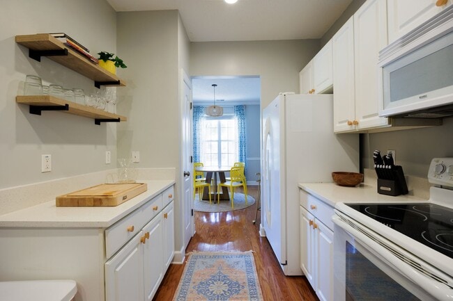 Building Photo - 3 bedroom fully furnished home, Pet Friendly Johns Island, Charleston