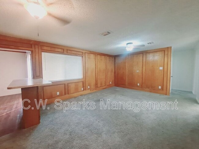 Building Photo - 852 Harvard Ln