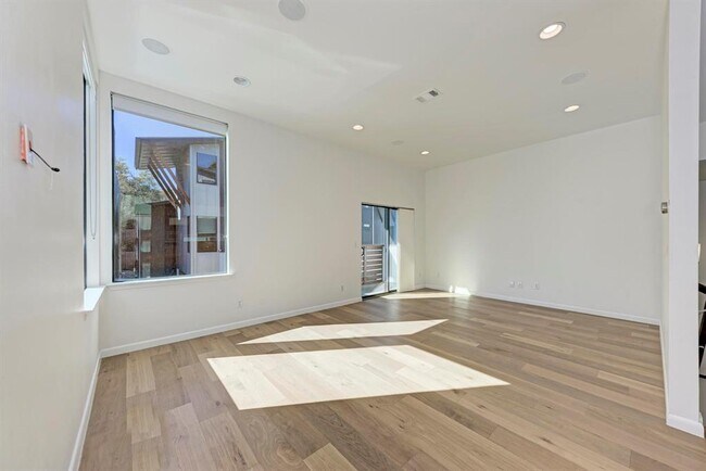 Building Photo - 3505 Charlotte Rose Drive