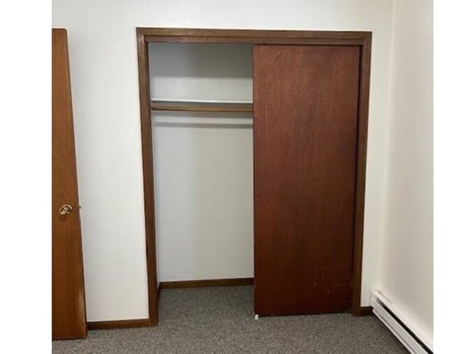 Building Photo - 2202 Broadway St