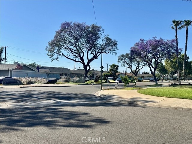 Building Photo - 2708 E Lizbeth Ave