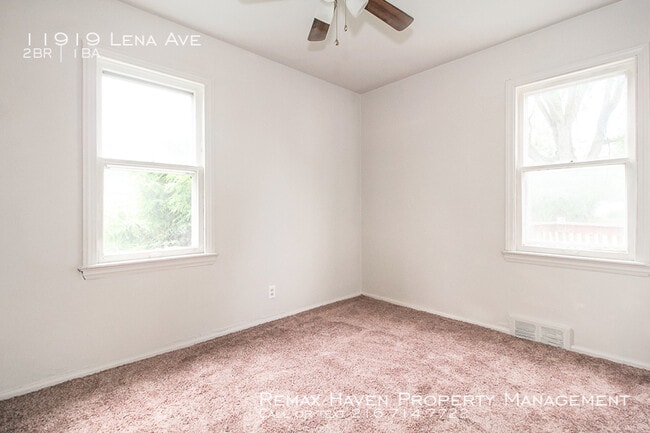 Building Photo - 11919 Lena Ave