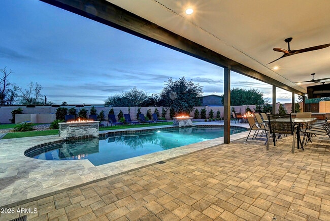 Building Photo - 6401 E Larkspur Dr