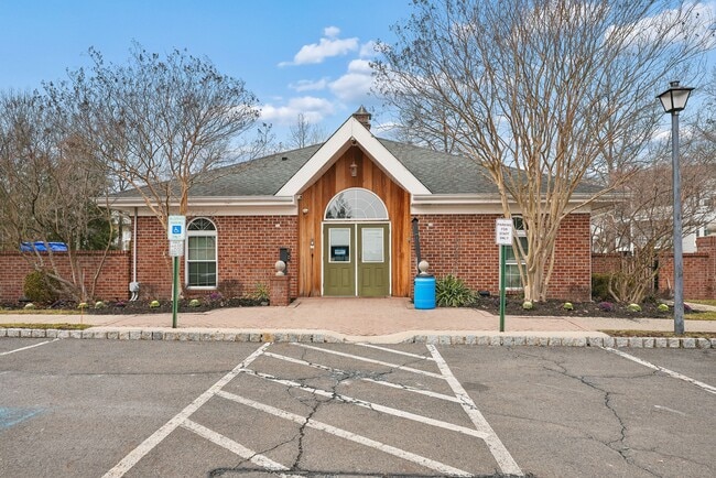 Building Photo - 495 Witney Ct