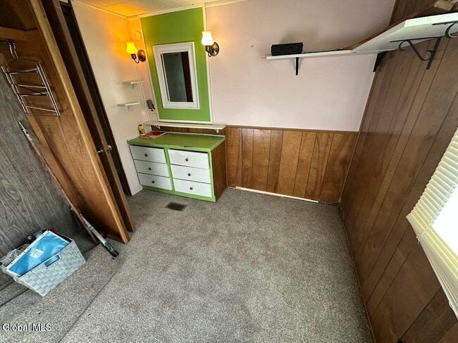 Building Photo - 98 Point Breeze Rd