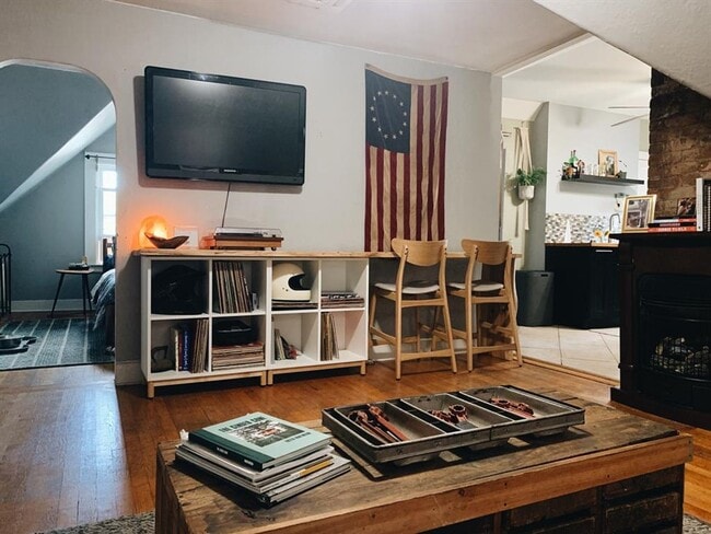 Building Photo - 99 Olive St