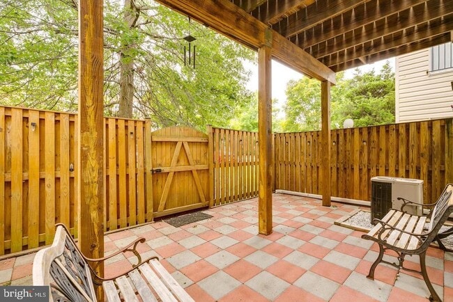 Building Photo - 13129 Park Crescent Cir