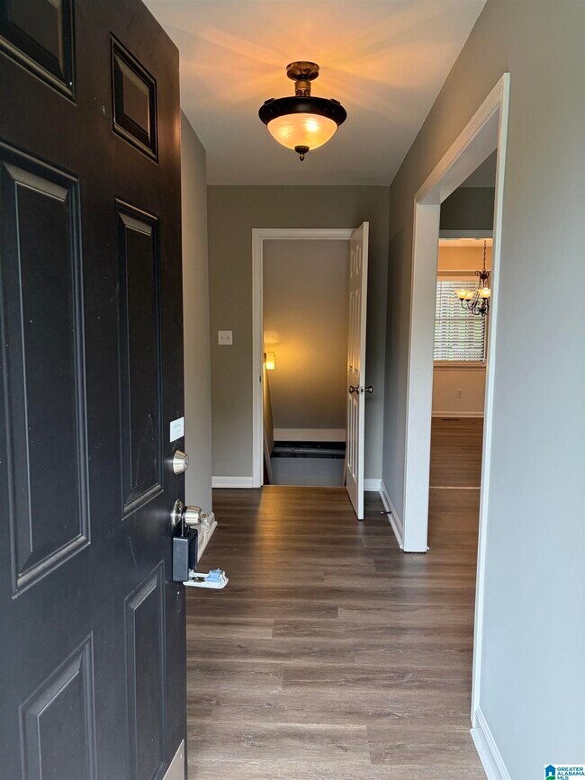 Building Photo - 6877 Briarwood Dr