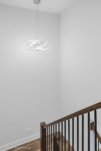 Building Photo - 777 E Golfview Dr