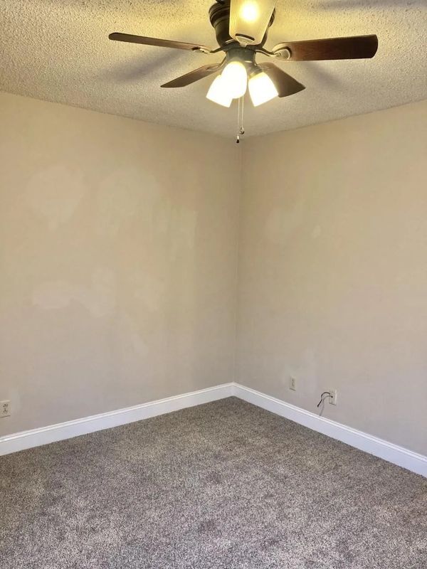 Building Photo - 725 Chaparral Cir