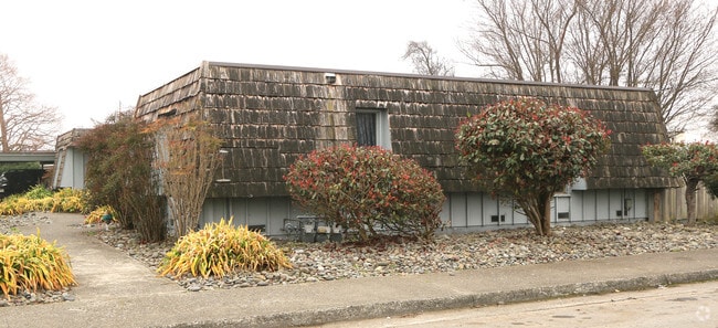 Building Photo - 535 5th St