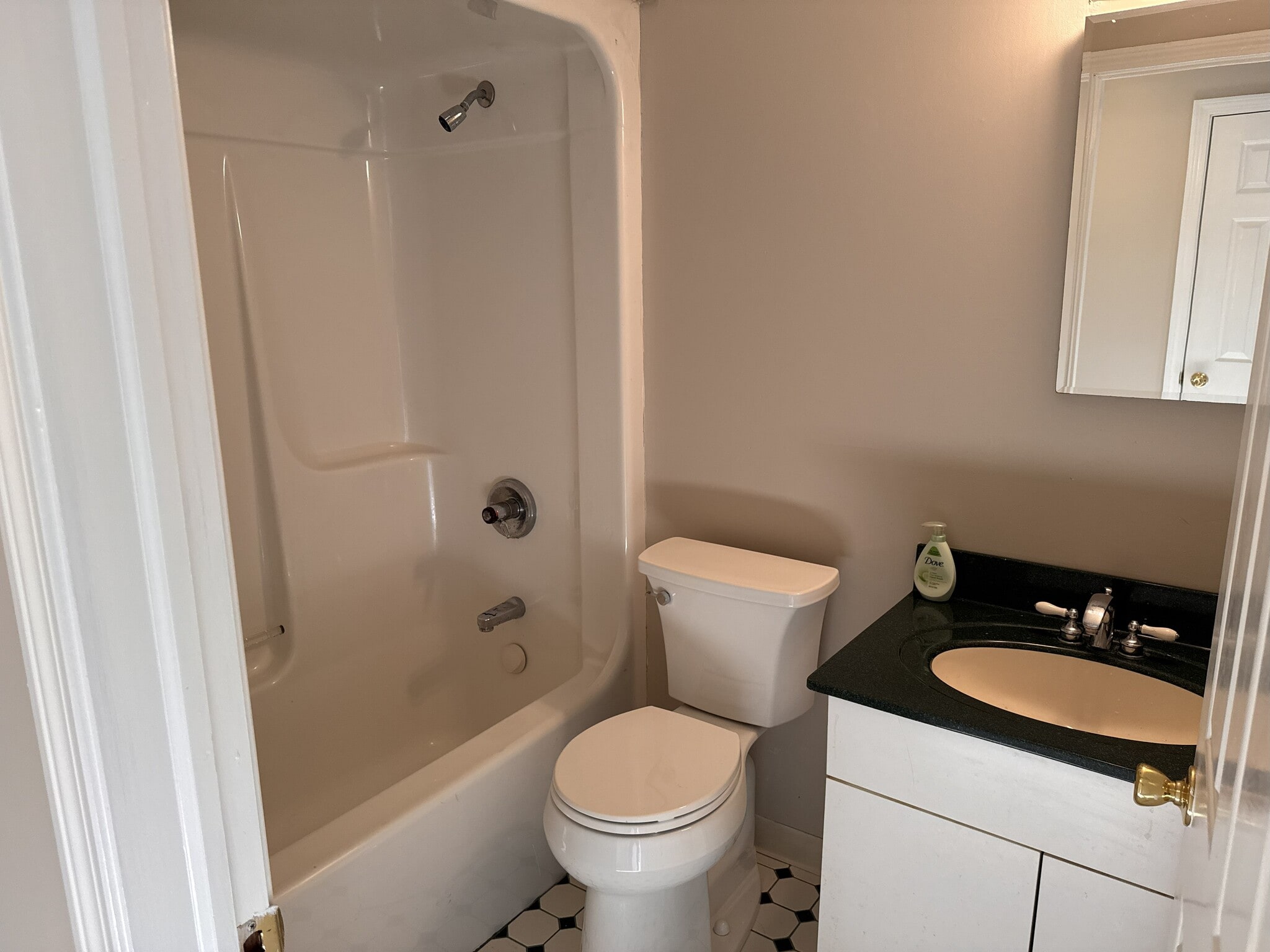 Building Photo - 239 Old Farms Rd