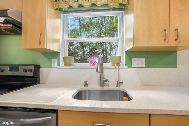 Building Photo - 12911 Walnut View Ct