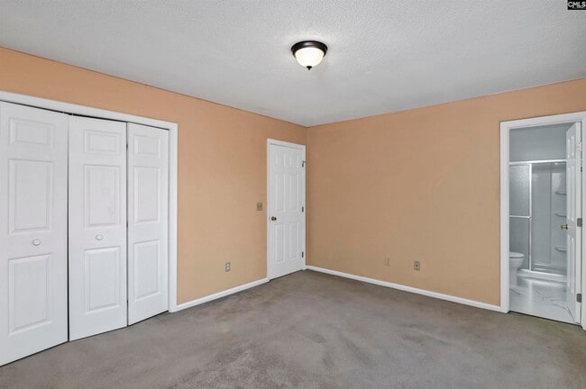 Building Photo - 100 Woodspur Rd